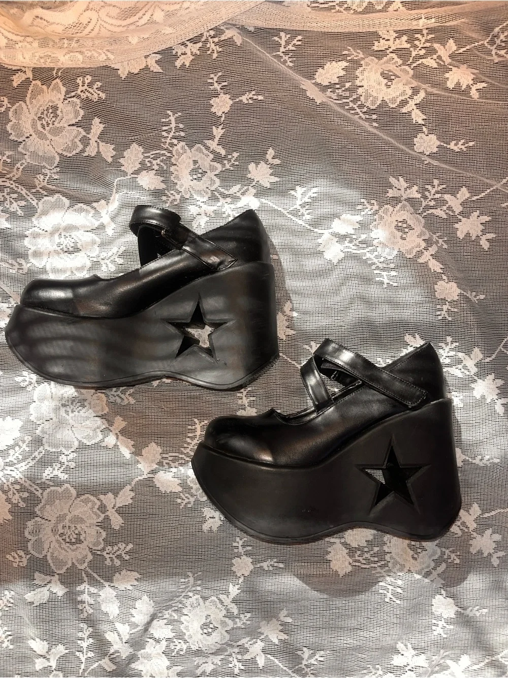 Vintage Star Cutout Demonia Platforms!! Rare 💫